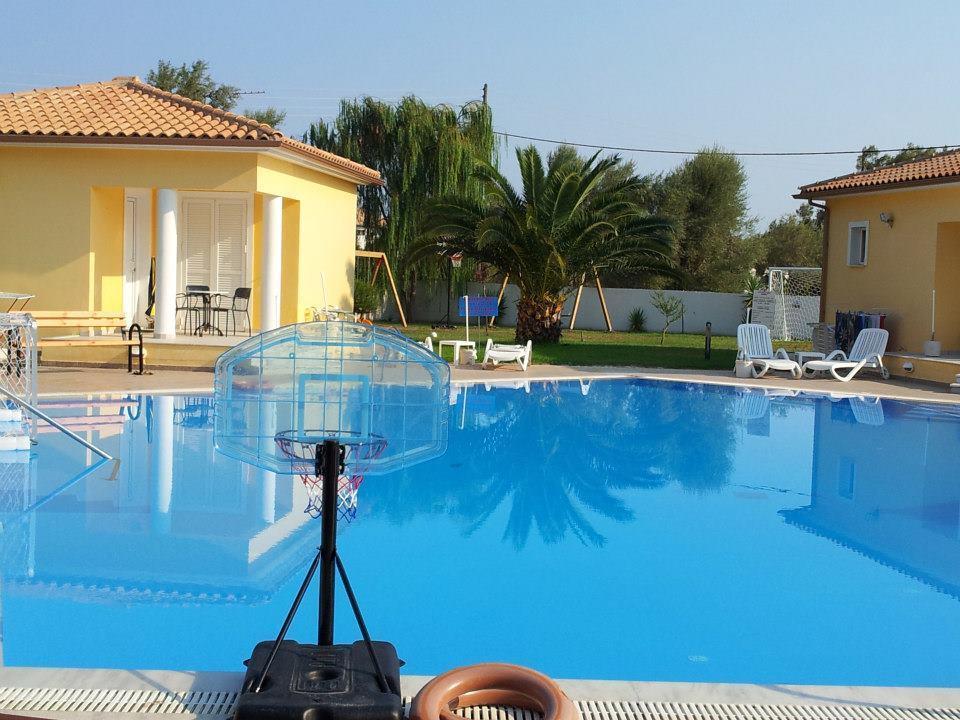 Iliaktida Studio-Villas Frínion Екстериор снимка