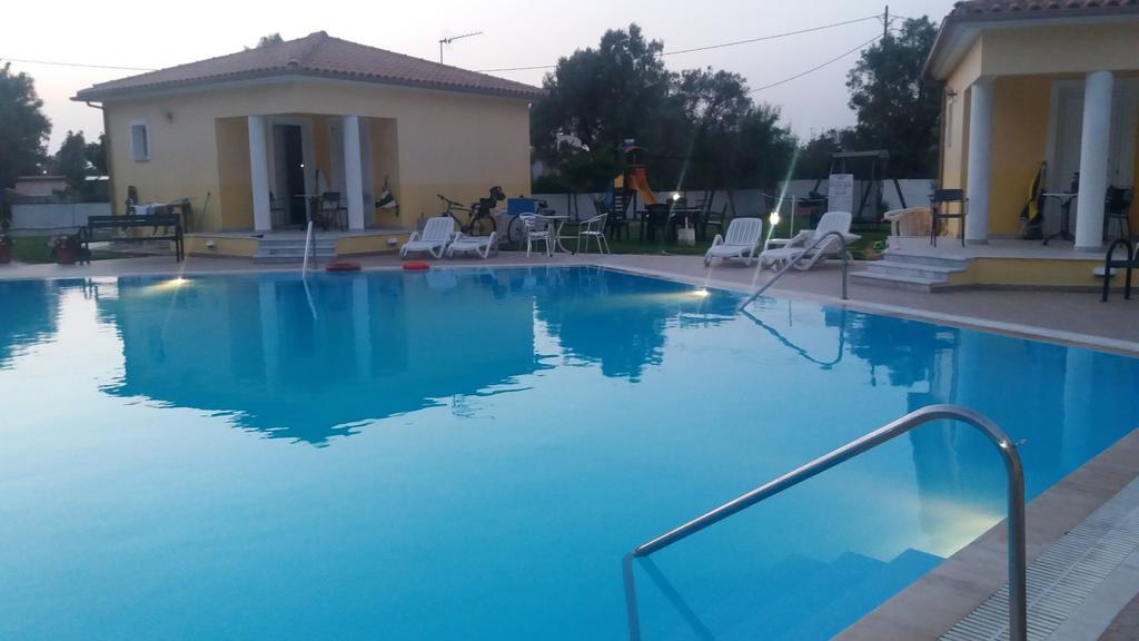 Iliaktida Studio-Villas Frínion Екстериор снимка