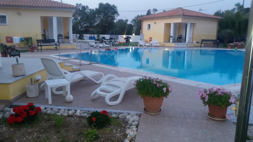 Iliaktida Studio-Villas Frínion Екстериор снимка